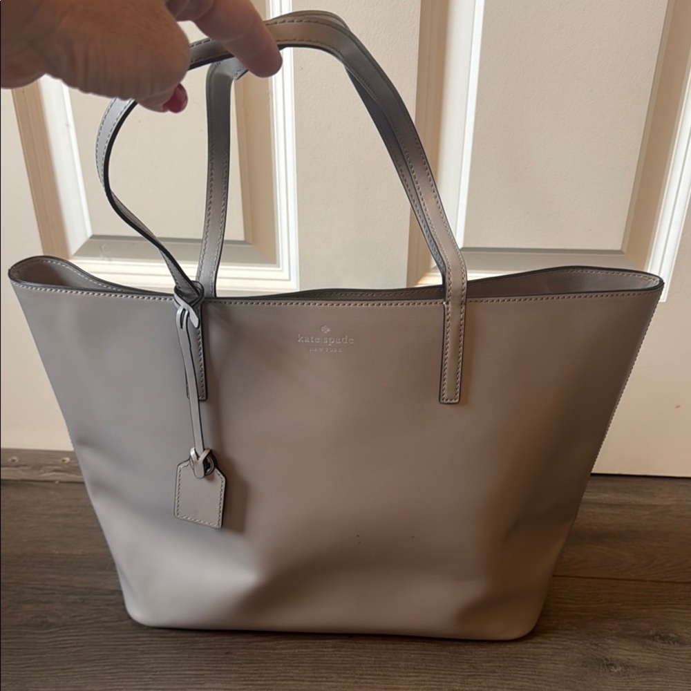 Kate Spade Gray Tote Bag with Modern Design